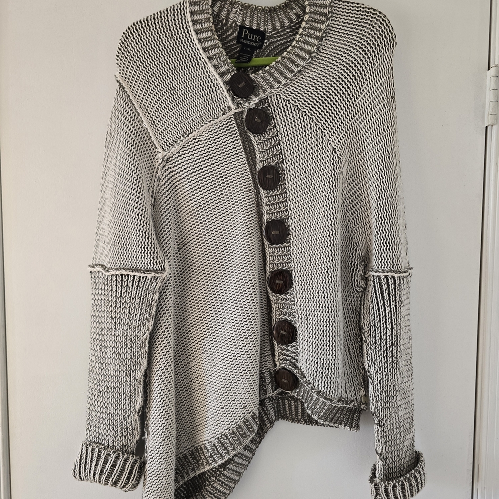 Pure Collection Two-Tone Knit Button Cardigan in White and Gray